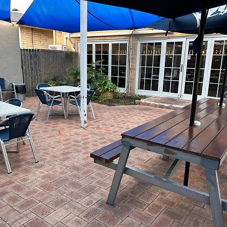 Jurien Bay Hotel Motel Экстерьер фото