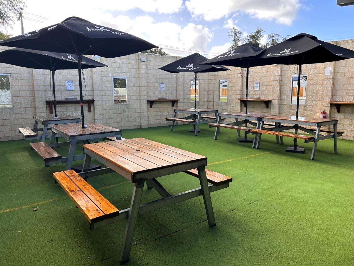 Jurien Bay Hotel Motel Экстерьер фото